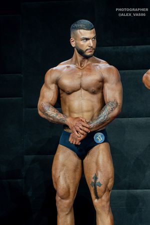 CLASSIC  PHYSIQUE юниоры